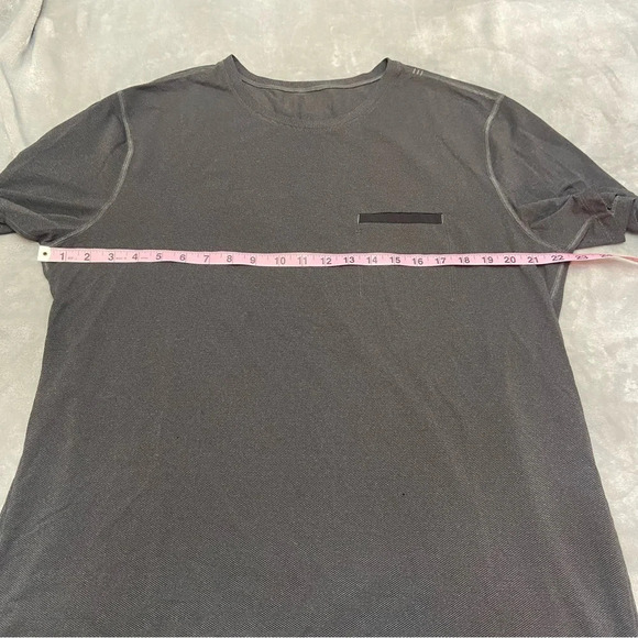 Lululemon R.A.D. Short Sleeve T-Shirt Heathered Black 21071 - Picture 9 of 10